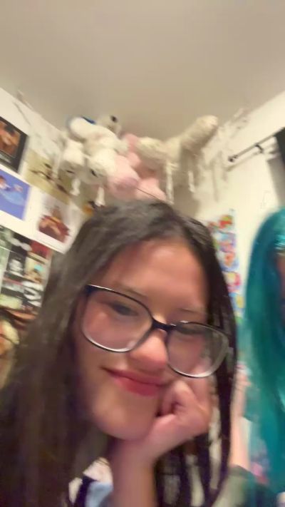chxrry_b0mbz live cam on Cam4