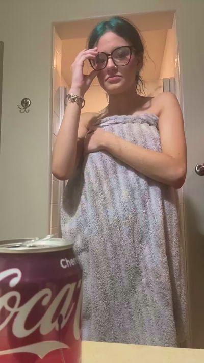 chxrry_b0mbz live cam on Cam4