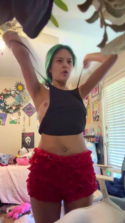 chxrry_b0mbz live cam on Cam4