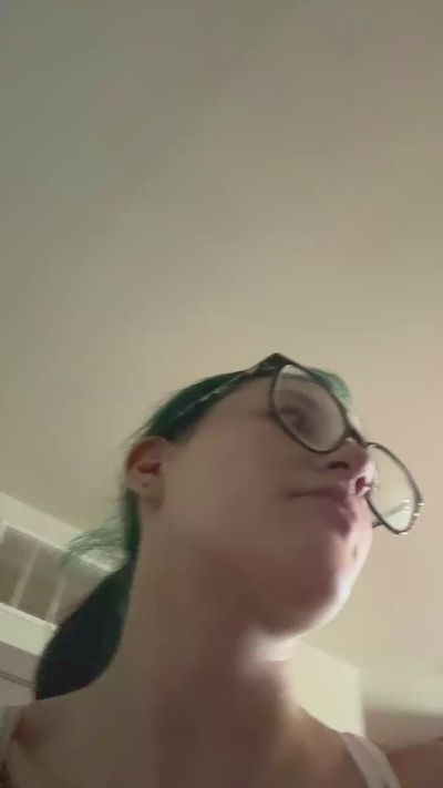 chxrry_b0mbz live cam on Cam4