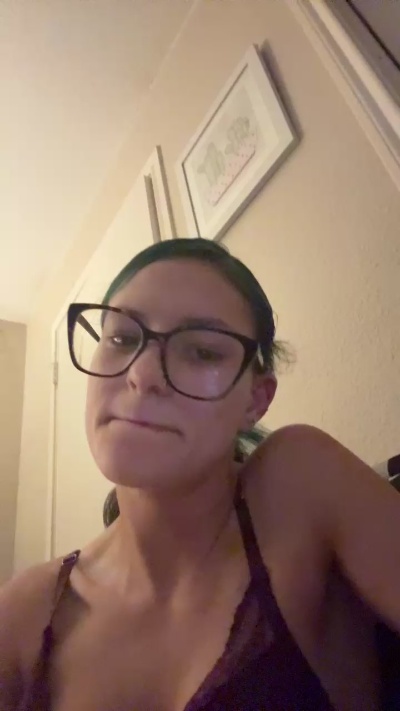 chxrry_b0mbz live cam on Cam4