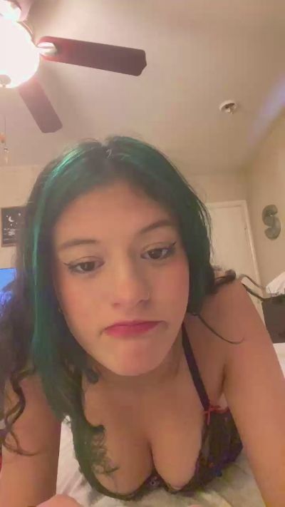 chxrry_b0mbz live cam on Cam4