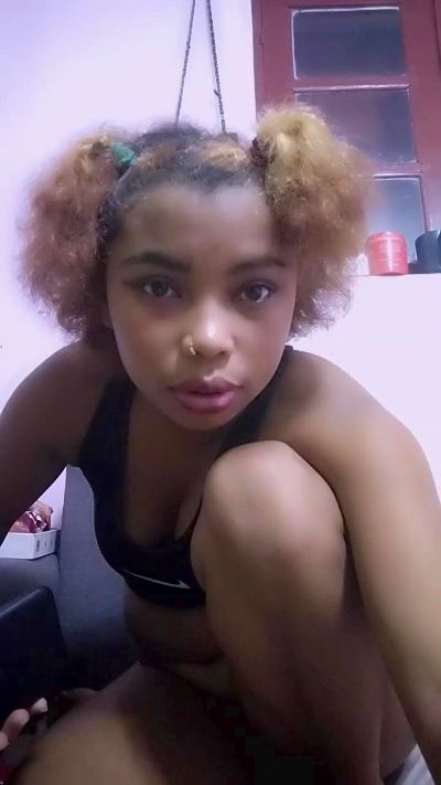 cissy69 live cam on Cam4