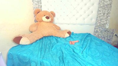 clarita_hills live cam on Cam4