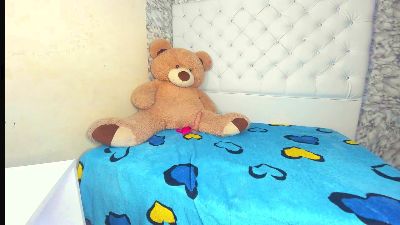 clarita_hills live cam on Cam4