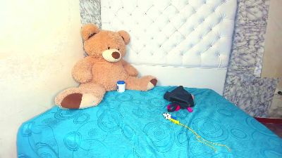 clarita_hills live cam on Cam4