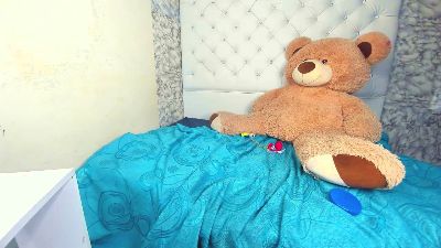 clarita_hills live cam on Cam4