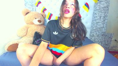 clarita_hills live cam on Cam4
