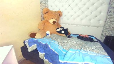 clarita_hills live cam on Cam4