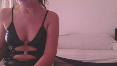 claudia172 live cam on Cam4