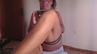 claudia172 live cam on Cam4