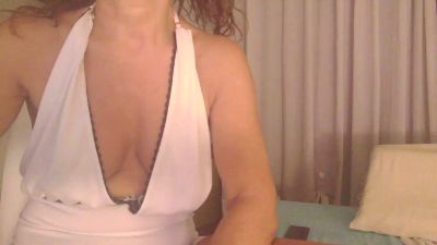 claudia172 live cam on Cam4