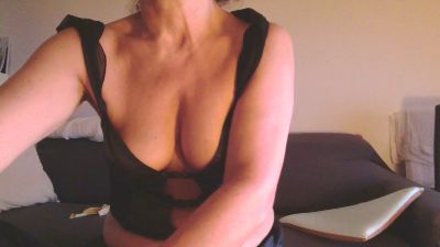 claudia172 live cam on Cam4