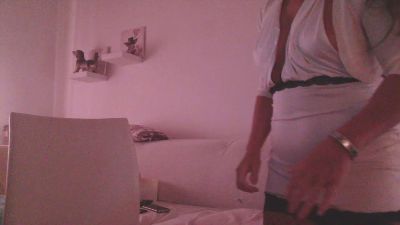 claudia172 live cam on Cam4