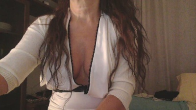 claudia172 live cam on Cam4