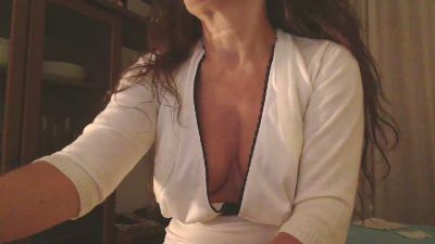claudia172 live cam on Cam4
