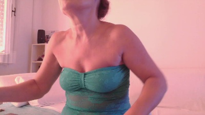 claudia172 live cam on Cam4