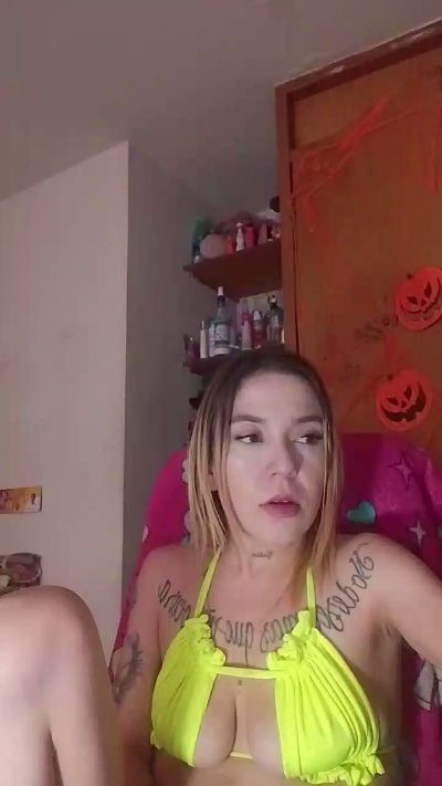 clhoe live cam on Cam4