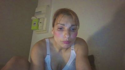clovise233 live cam on Cam4