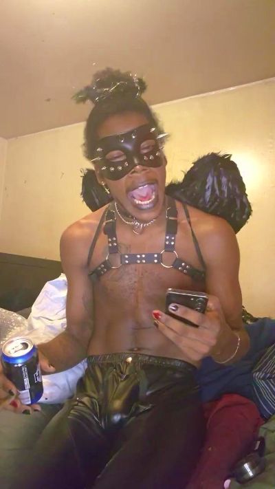 cmc28 live cam on Cam4
