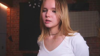 coco_schanel live cam on Cam4