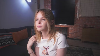 coco_schanel live cam on Cam4