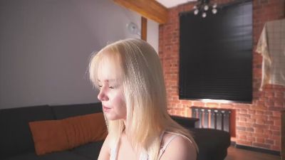 coco_schanel live cam on Cam4