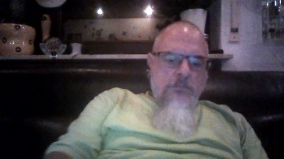 codeyellow live cam on Cam4