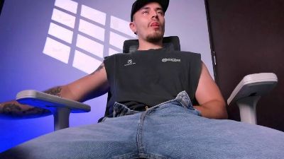 cody_lee2 live cam on Cam4