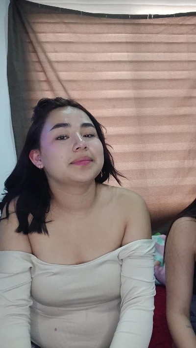 conejitas23 live cam on Cam4