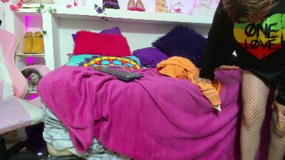 conny_blonde live cam on Cam4