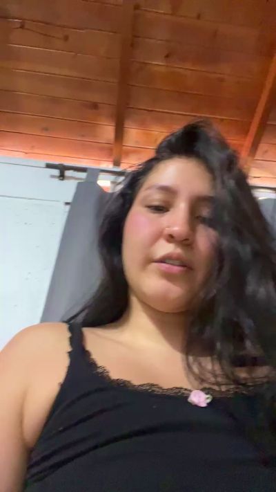 cora_2801 live cam on Cam4