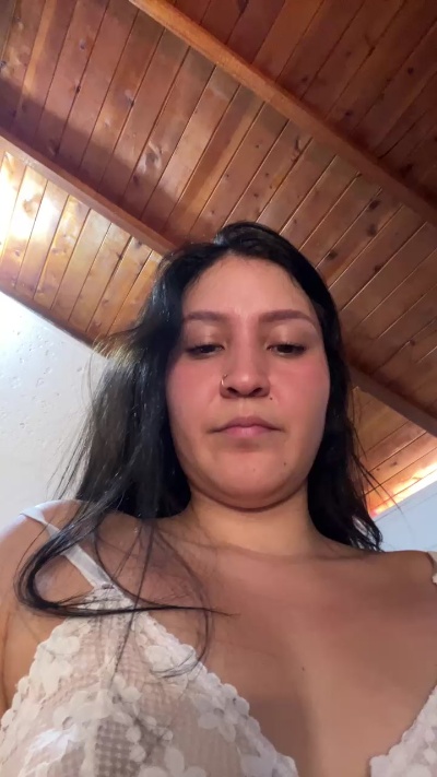 cora_2801 live cam on Cam4