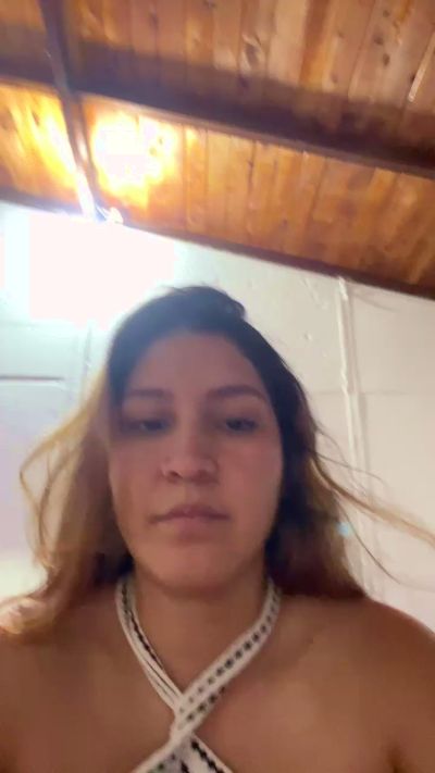 cora_2801 live cam on Cam4