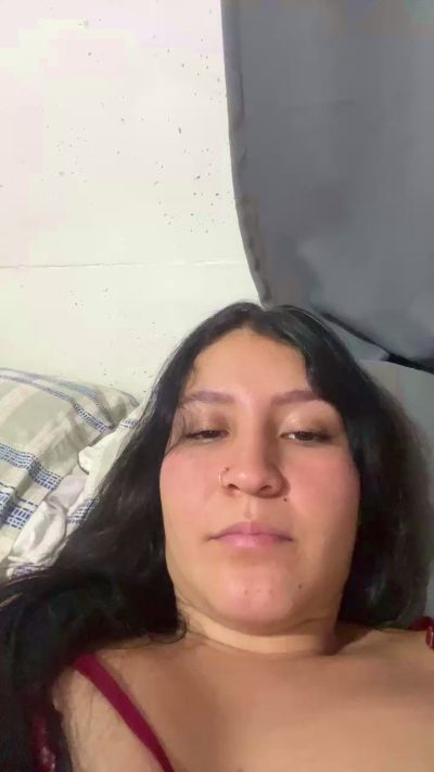 cora_2801 live cam on Cam4