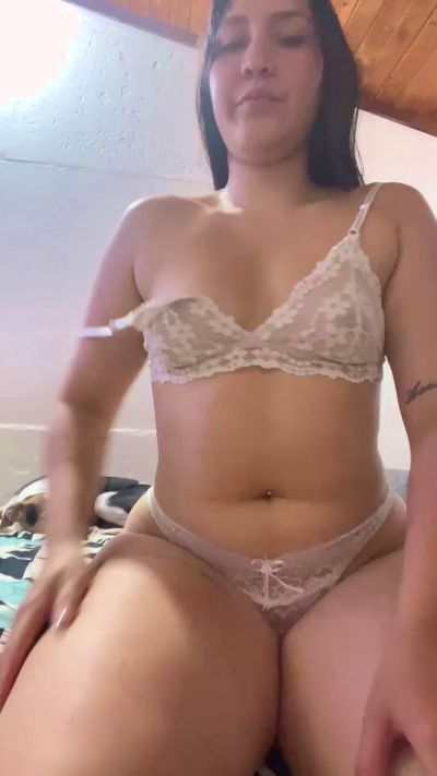 cora_2801 live cam on Cam4