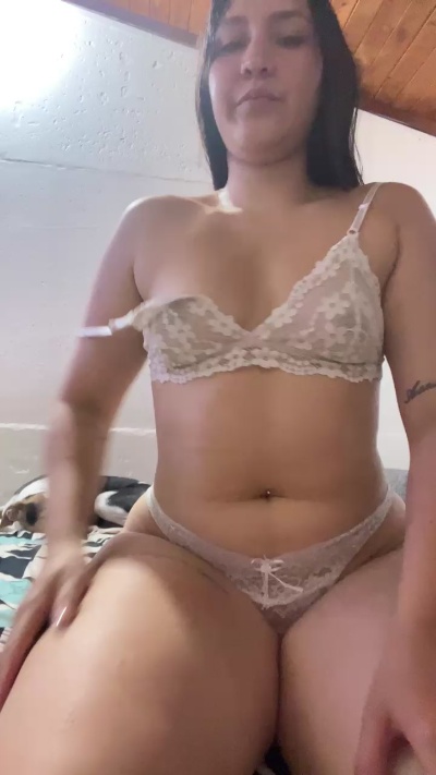 cora_2801 live cam on Cam4