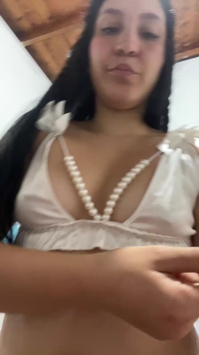 cora_2801 live cam on Cam4