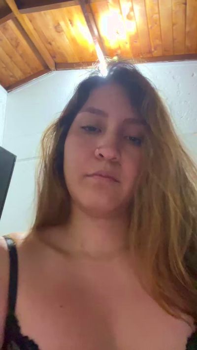 cora_2801 live cam on Cam4