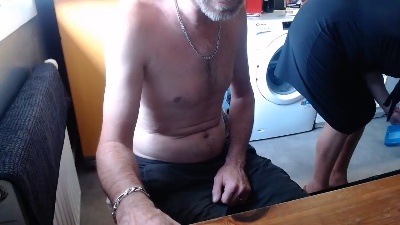 coupl211 live cam on Cam4