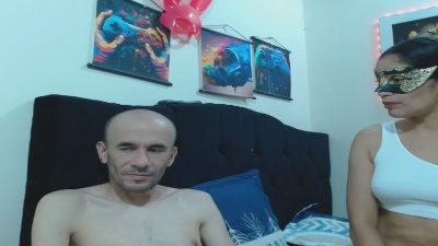 couple_hot86 live cam on Cam4