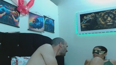 couple_hot86 live cam on Cam4