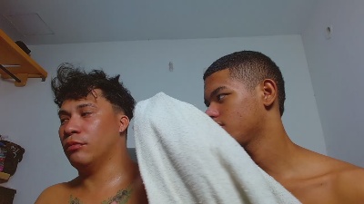 couplehot23xx live cam on Cam4