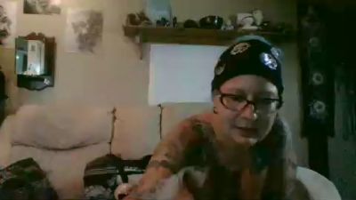 courtney2hot live cam on Cam4