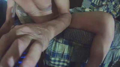 coyote144 live cam on Cam4