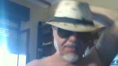 crazy1972 live cam on Cam4