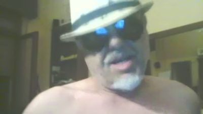 crazy1972 live cam on Cam4