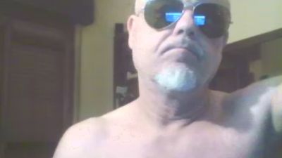 crazy1972 live cam on Cam4