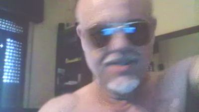 crazy1972 live cam on Cam4
