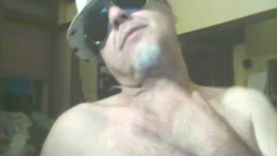 crazy1972 live cam on Cam4